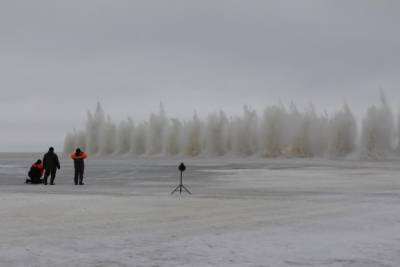 В палатке на льду Ладоги погибли два рыбака
