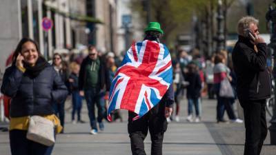 Жизнь в РФ намного лучше жизни в ЕС: британцы высказались о незаконных митингах в России