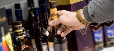 Находящийся в розыске мужчина попался на краже водки в магазине Петрозаводска