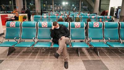 За год пассажиропоток аэропортов России упал на 41%
