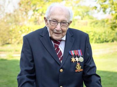 В Великобритании COVID-19 заболел 100-летний ветеран, который собрал миллионы фунтов для врачей