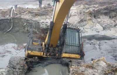 Компанию, утопившую в реке Усмани в Воронежской области экскаватор, оштрафовал Росприродназор