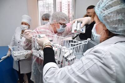 В Донбассе началась вакцинация российским "Спутником V"