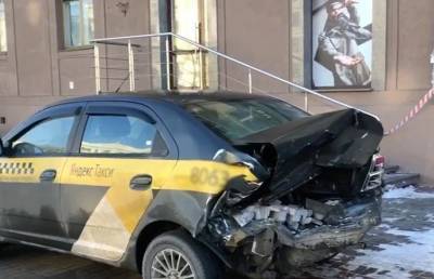 В Минске авто врезалось в такси – пострадала женщина