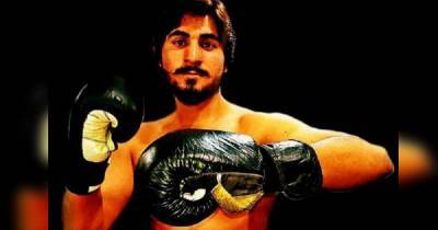 Смертельный нокаут: пакистанский боксер умер после страшного падения на ринге (видео)