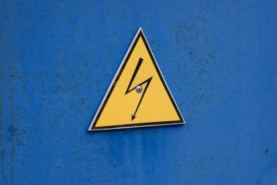 В Тульской области жители двух населенных пунктов жалуются на перепады электричества