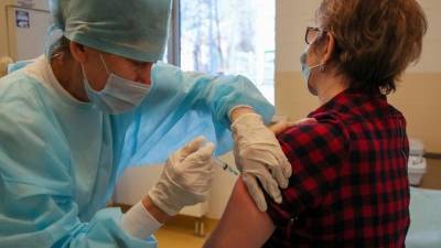 Записаться на вакцинацию от коронавируса в России можно через Госуслуги