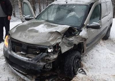 В Клепиковском районе Renault въехал в Lada, пострадали три человека