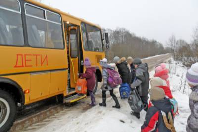 Александр Дрозденко взял на контроль вопрос со школьным автобусом под Гатчиной