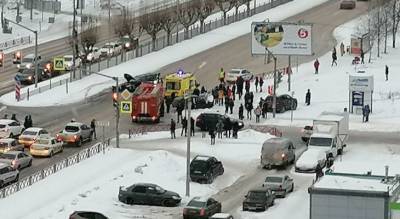 Раненых доставали из смятых авто: реанимация увезла пострадавших в ДТП во Фрунзенском районе