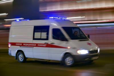 Один человек погиб при столкновении "Камаза" и двух легковых авто в Подмосковье