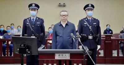 Имел сто квартир и сто любовниц: в Китае казнили госчиновника