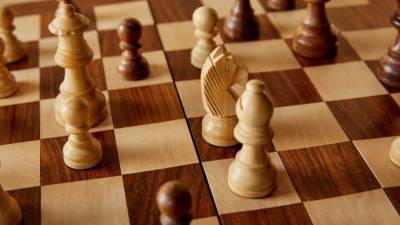 Капитуляция короля шахмат: 18-летний россиянин победил в турнире норвежца Карсена