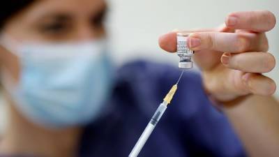 В доме престарелых в Испании выявлена вспышка COVID-19 после прививки Pfizer