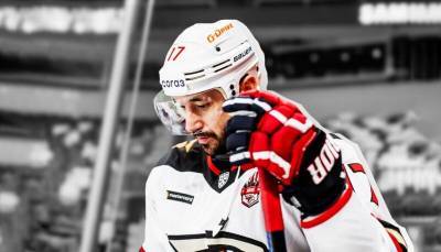 Скандал в КХЛ: Канадец украл клюшку у звезды российского хоккея в Риге