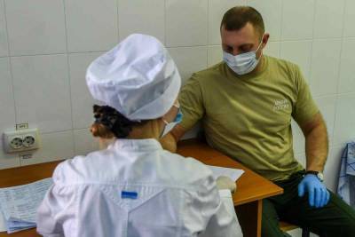 Путин подписал указ о выплате работающим с зараженными коронавирусом военным медикам