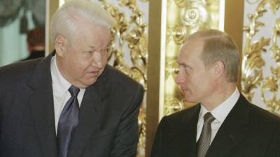 Путин почтил память первого президента РФ Бориса Ельцина