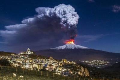 На Сицилии проснулся самый активный в Европе вулкан