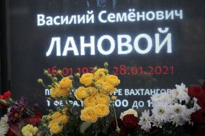 Путин посетил могилу Ланового на Новодевичьем кладбище