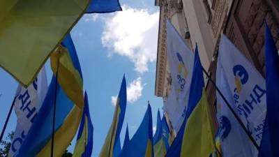 Более 200 местных советов по всей Украине поддержали инициативу "Европейской Солидарности" о защите людей