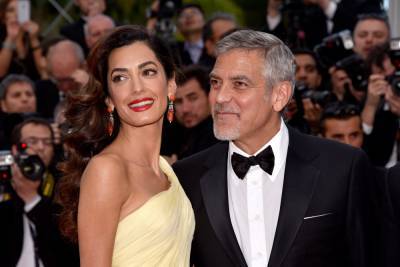 Бен Аффлек - Джордж Клуни - Амаль Клуни - Ан Де-Армас - Джордж Клуни назвал необычную романтическую традицию и рассказал, что научился на карантине - 24tv.ua