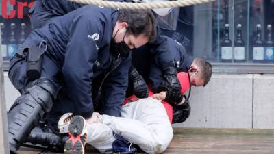 Мужчина напал с ножом на пассажиров метро в Брюсселе
