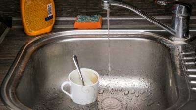 В Красноярске не менее 27 человек отравились некачественной водой из-под крана