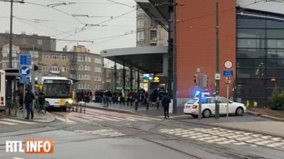 В Брюсселе неизвестный напал с ножом на пассажиров метро, ранена женщина