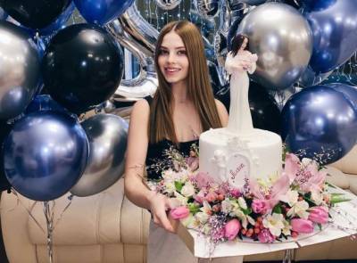 Жена Арсения Шульгина показала очаровательную дочь в честь месяца со дня рождения