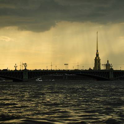 Власти Петербурга назвали условия, при которых можно ослабить ковид-ограничения