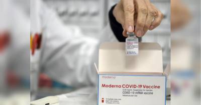 Фармацевт в США умышленно испортил почти 600 доз вакцины против COVID-19