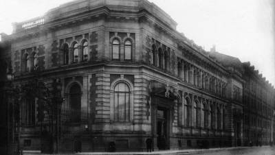 Не обошлись без денег: 1 февраля 1923 года открылась первая в СССР сберкасса
