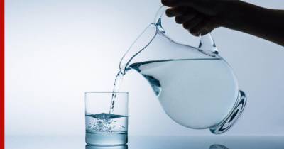 Российский диетолог развеял три популярных мифа об употреблении воды