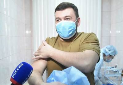 На оккупированном Донбассе началась вакцинация «Спутником V»: первым привили Пушилина