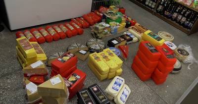 В магазине на Алдонской в Калининграде изъяли более 300 кг санкционки