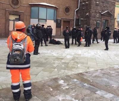 В центре Москвы мужчина поджег себя