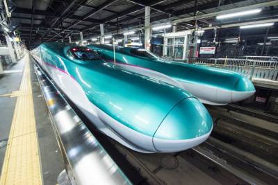 Японцы тестируют "вагоны-офисы" в сверхскоростных поездах: подробности