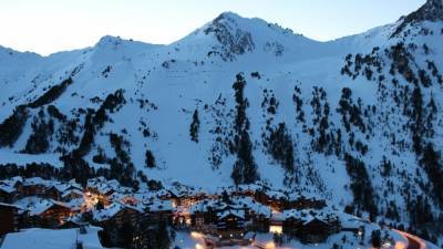 Вертолет рухнул вблизи горнолыжного курорта Куршевель в Альпах