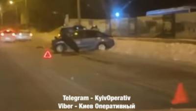 В Киеве в жесткое ДТП попали 4 автомобиля: видео