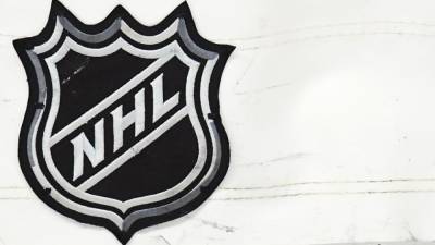 НХЛ объявила о переносе двух матчей из-за заражения игроков COVID-19