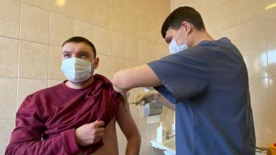 Самый крупный пункт вакцинации в Приморье получил медтехнику от Партии nbsp