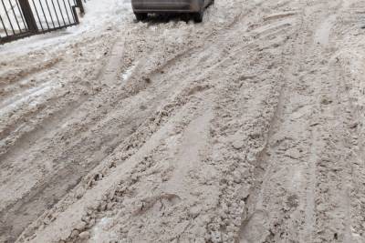 Красноярским УК грозит штраф за неубранный снег во дворах и на крышах
