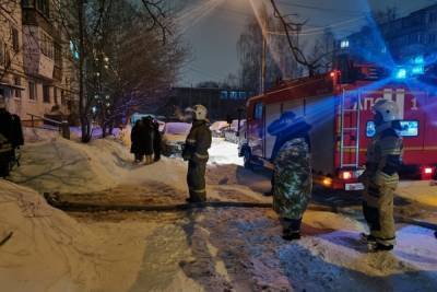15 человек спасено из пятиэтажного дома, горевшего в Екатеринбурге