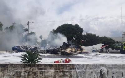 В Парагвае при крушении самолета ВВС погибли семь человек - korrespondent.net - Парагвай - Асунсьон