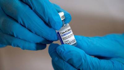 Россияне старше 60 лет включены в приоритетную группу вакцинации от коронавируса