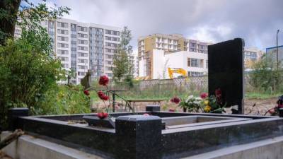 В Колпинском районе оспаривают результаты торгов на обслуживание кладбищ