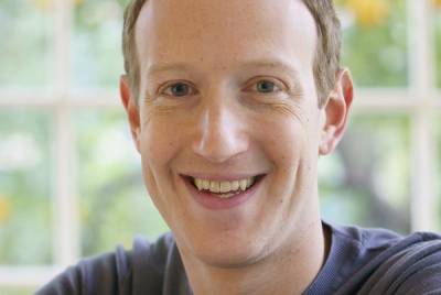 Марк Цукерберг - Основателя Facebook Марка Цукерберга требуют признать банкротом - abnews.ru