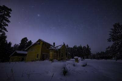 «3авораживающая красота»: фотограф запечатлел поразительные звезды над Волоярви во Всеволожской районе