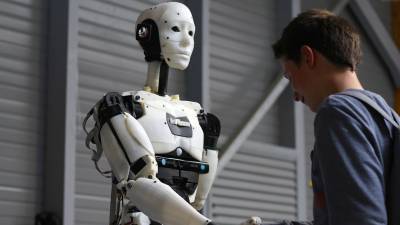 30% россиян допускают возможность полной замены работников роботами