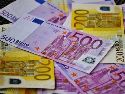 Москвич заявил о пропаже из банковских ячеек 1,25 млн евро